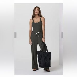 Vuori Pose Jumpsuit Scoop Back In Kale Green Women’s Size S! Retail $148